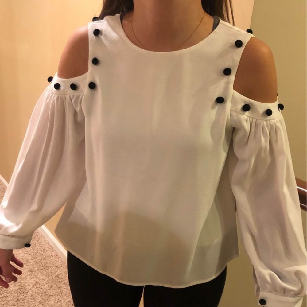 DO+BE top size small.   Worn once